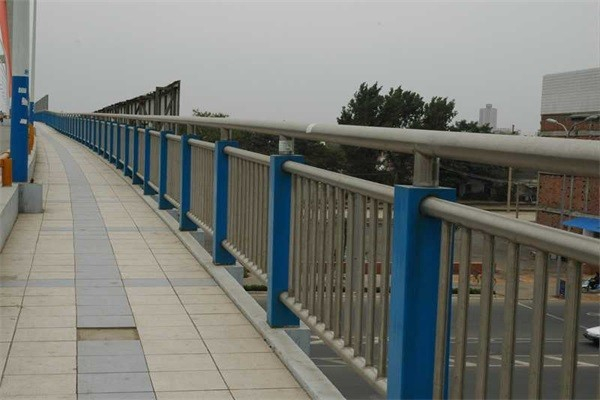 吐鲁番不锈钢复合管护栏