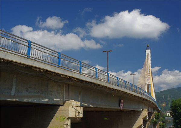吐鲁番304不锈钢桥梁护栏：安全、耐用与美观的完美结合