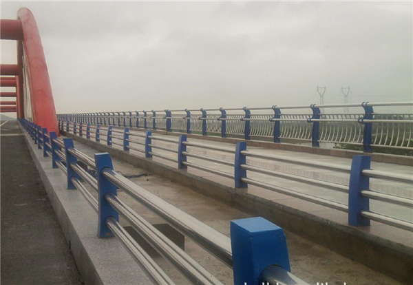 吐鲁番不锈钢桥梁防撞栏杆